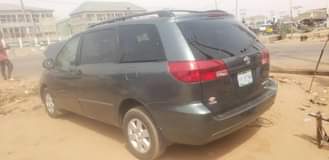 A picture of Toyota sienna 2006 model