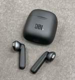 A picture of JBL Tune 200