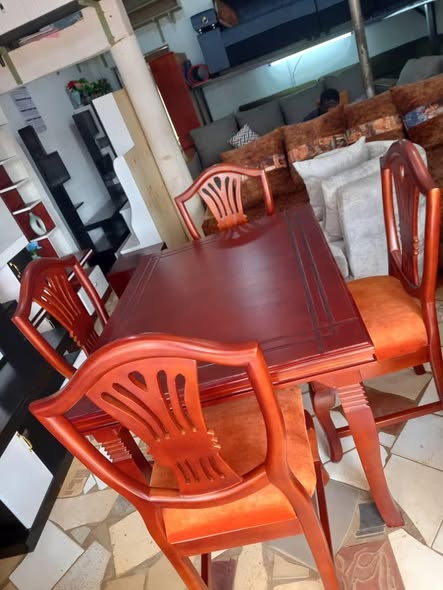 A picture of Dinning