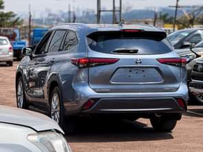 A picture of 2021 TOYOTA KLUGER GRANDE HYBRID PETROL Automatic 7 Seater Low