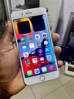 A picture of Iphone 7plus 128 200 000 tu