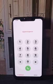 A picture of IPHONE 11 PRO MAX 64GB Locked 420k LAST