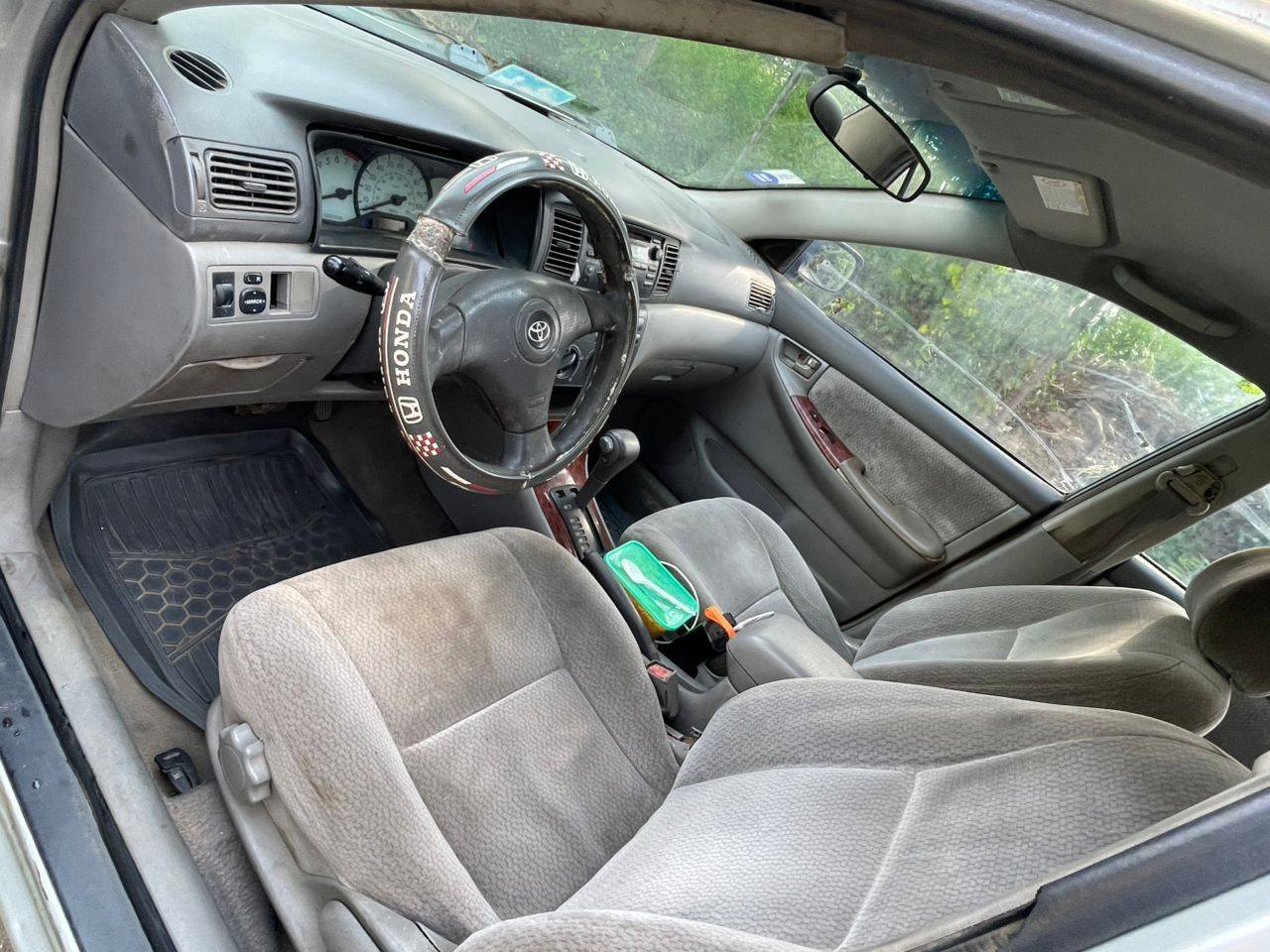 A picture of TOYOTA COROLLA