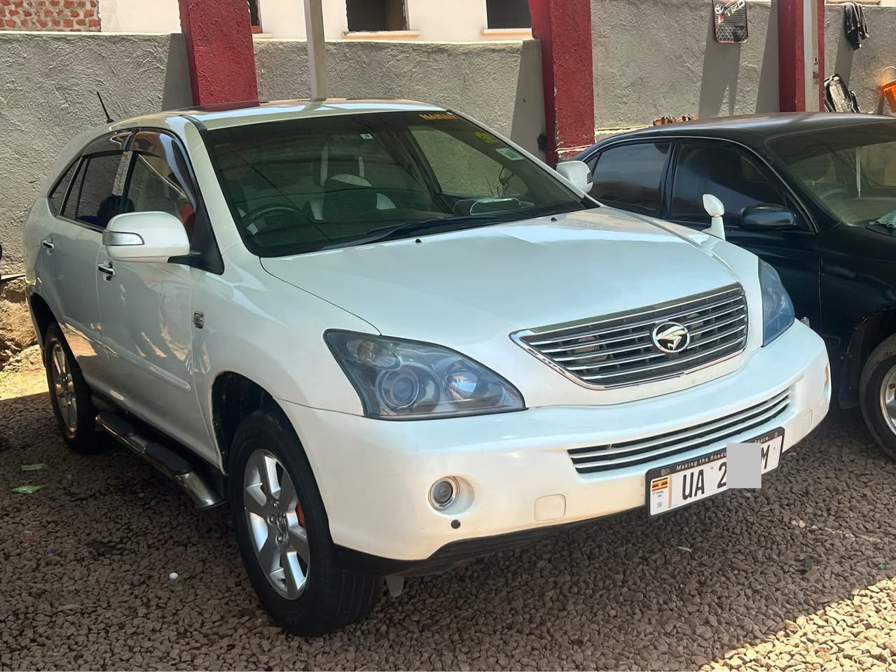 A picture of TOYOTA HARRIER