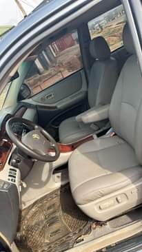 A picture of Registered 2004 V6 Toyota Highlander limited edition 3row Engine Gear