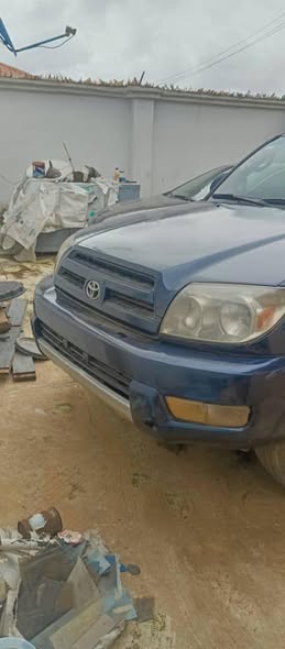 A picture of Toyota four runner