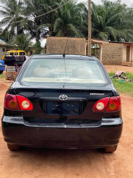 A picture of Toyota Corolla 04