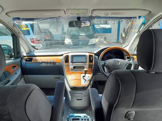 A picture of TOYOTA ALPHARD