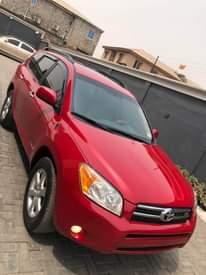 A picture of Toyota RAV4 2008 V6 toks standard leather interior