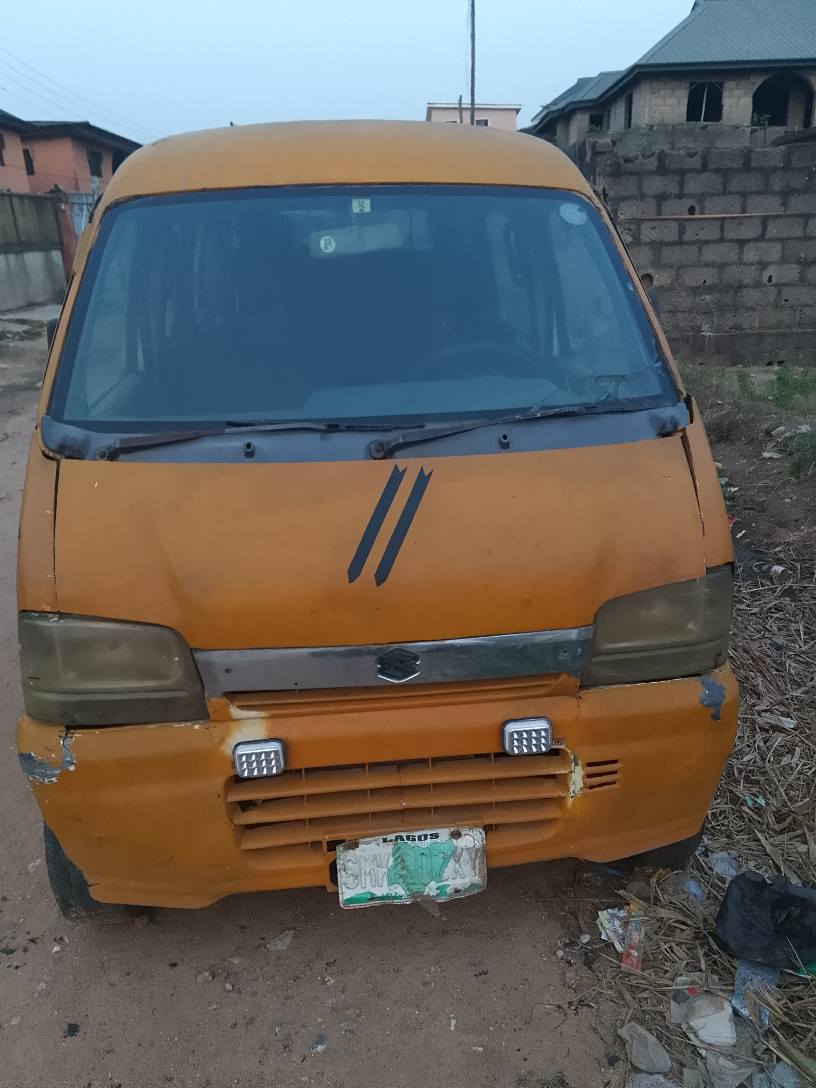 A picture of Suzuki mini bus korope