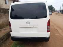 A picture of Toyota Hiace 2010