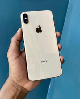 A picture of iPhone xs max