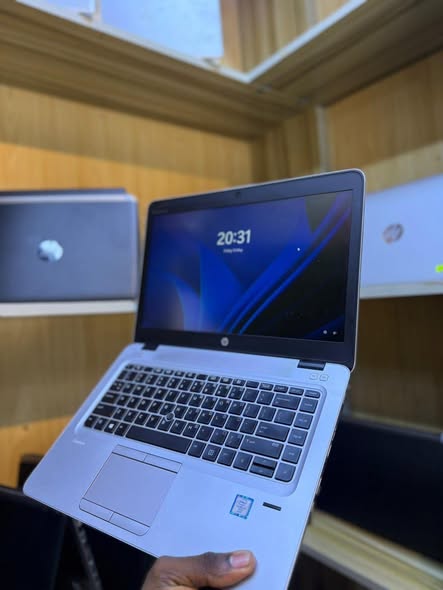 A picture of MODEL HP ELITEBOOK 820 G3 CORE I7 RAM 8GB SSD