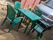 A picture of 4 seater plastic dinning