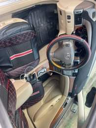 A picture of This is sparkling clean lexus es330 2005 model toks standard