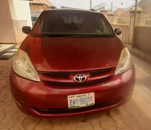 A picture of 2007 Toyota Sienna