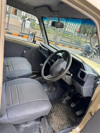 A picture of 2000 LAND CRUISER PICK UP