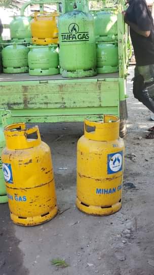 A picture of FENI YA UKUTANI NA YA CHINI. MITUNGI YA GESI