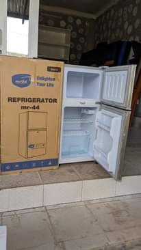 A picture of MR UK FRIDGE BEI 290 000 CALL WHATSAPP 0758326457 LOCATION