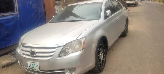 A picture of Toyota Avalon 2007 model