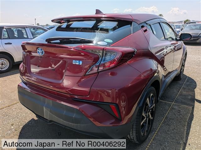 A picture of 2019 Toyota c hr hv
