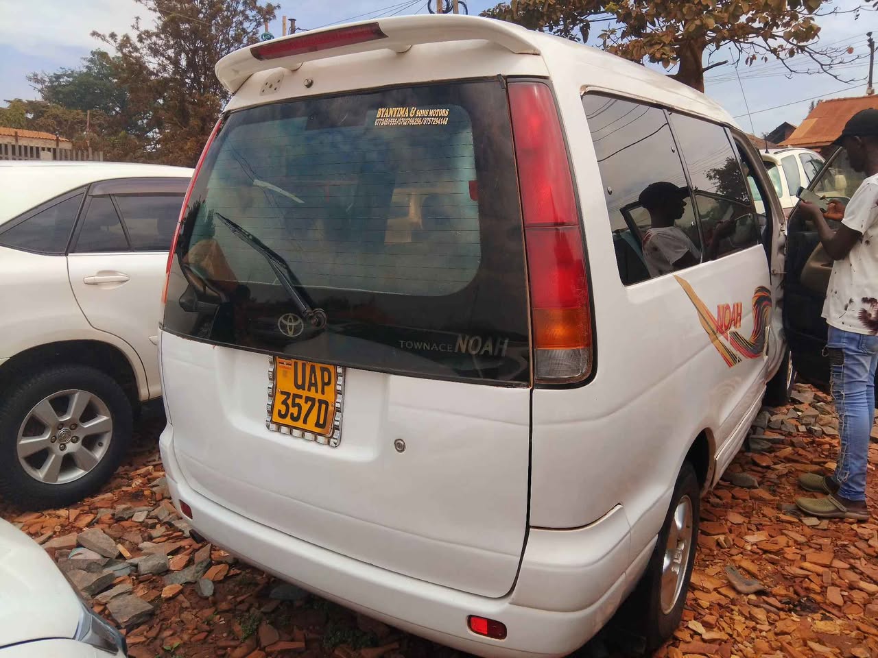 A picture of Toyota Noah