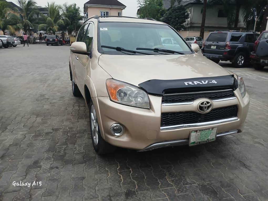 A picture of Toyota RAV4 keyless