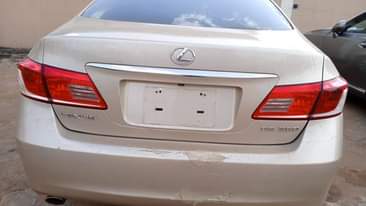 A picture of TOYOTA LEXUS ES 350