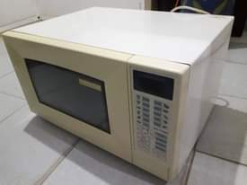 A picture of Microwave 25L