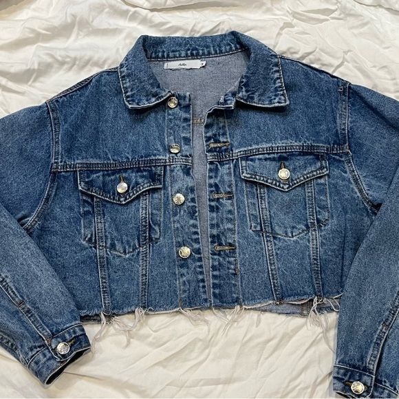 A picture of Available cropped Jackets