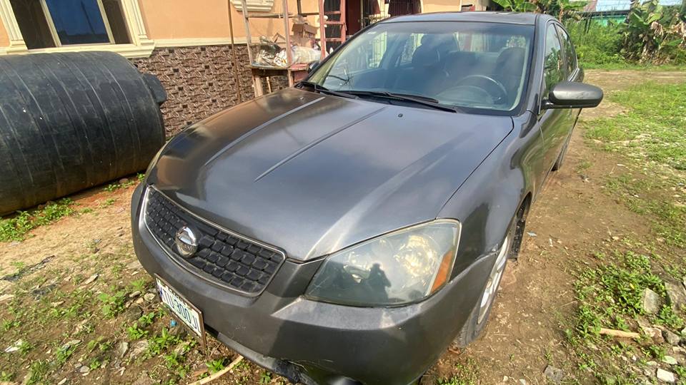 A picture of 05 06 Nissan Altima