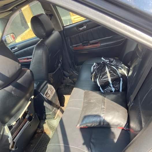 A picture of Toyota Camry Xle v6 2005 Model