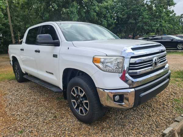 A picture of 2017 Toyota Tundra V8 4x4 foreign price 49.5M Location Abuja
