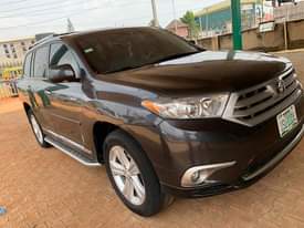 A picture of Toyota Highlander 2013
