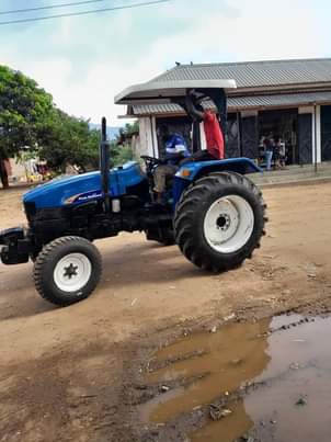 A picture of NEW HOLLAND TT 75
