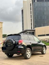 A picture of 2006 Toyota RAV 4