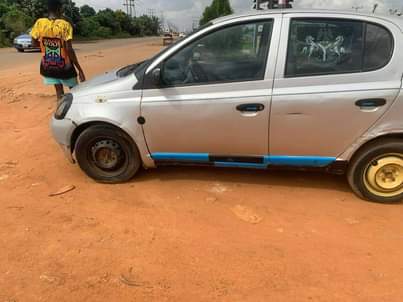A picture of 2000 Toyota Yaris