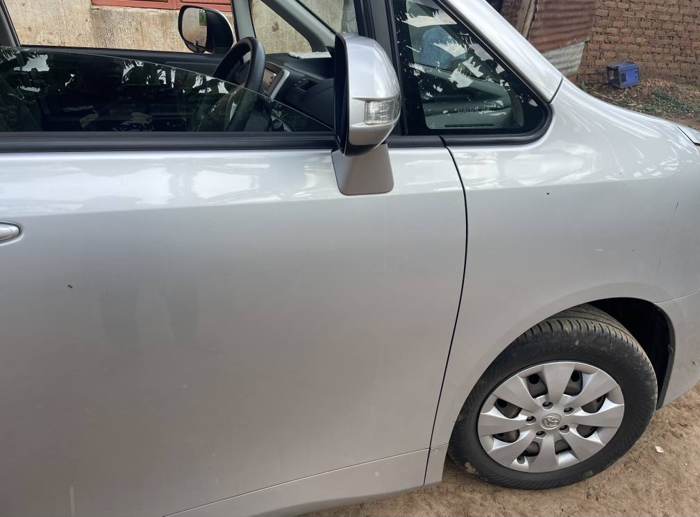 A picture of Toyota noah