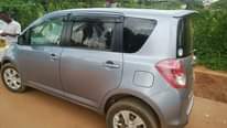 A picture of 2007 ractis 2007 silver grey