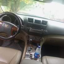 A picture of Toyota Highlander 2010 upgrade to 2013. Untouched engine gear and