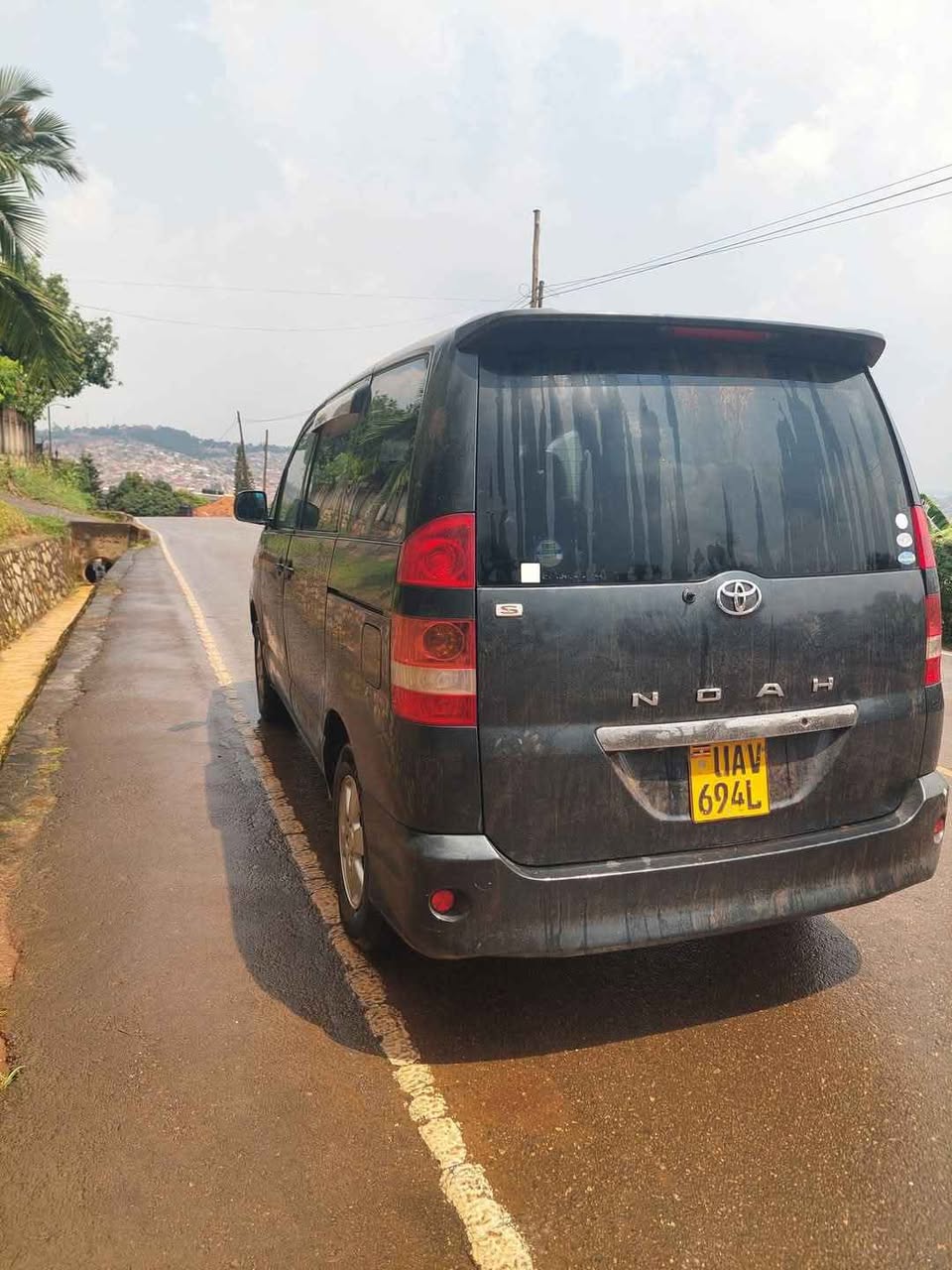 A picture of Toyota Noah at 14m cal 0703 482288