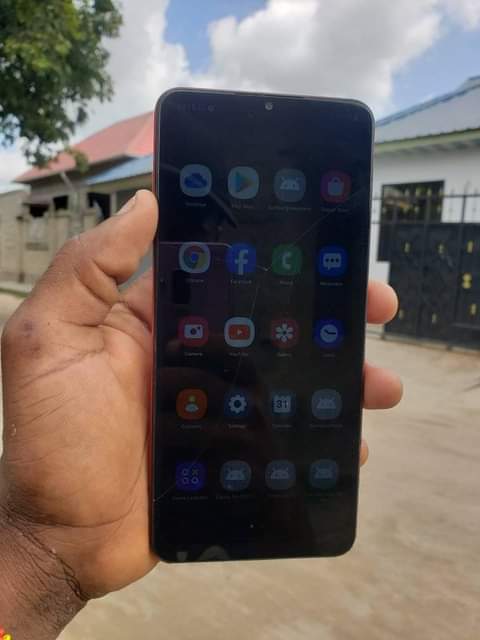 A picture of SAMSUNG A12. Call 0628295959