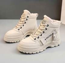 A picture of lady shoes