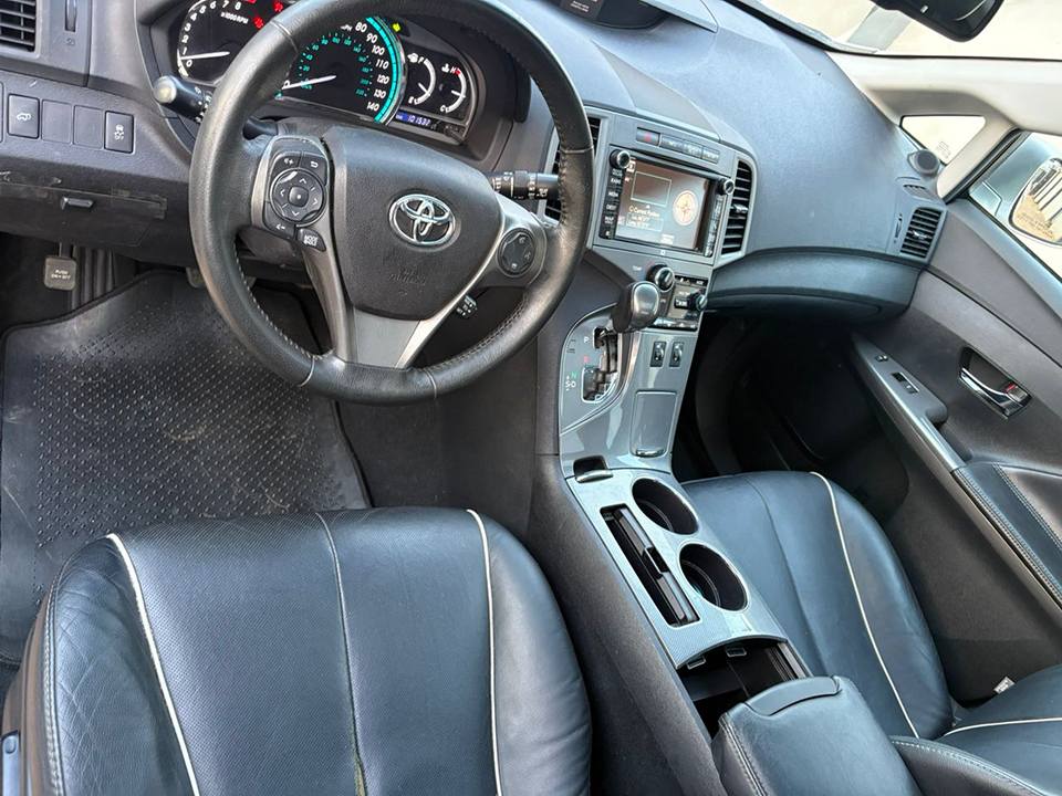 A picture of Toyota venza 2013