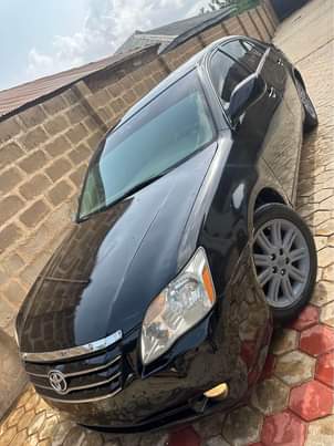 A picture of Unregistered Toyota Avalon Available