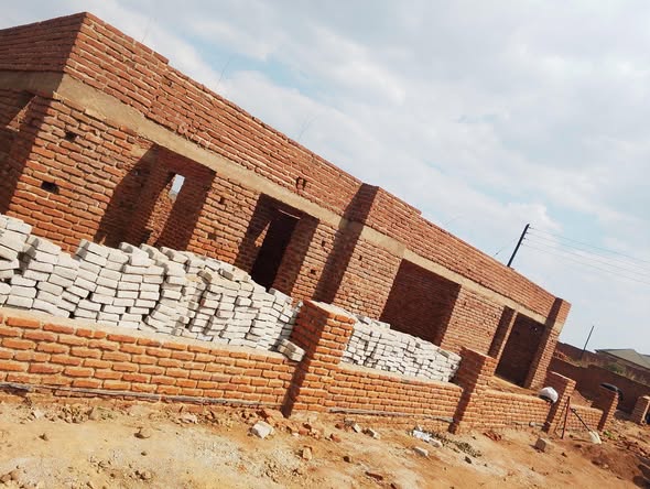 A picture of UNFINISHED 6 HOUSES FOR SALE 0989849411