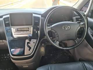 A picture of TOYOTA ALPHARD