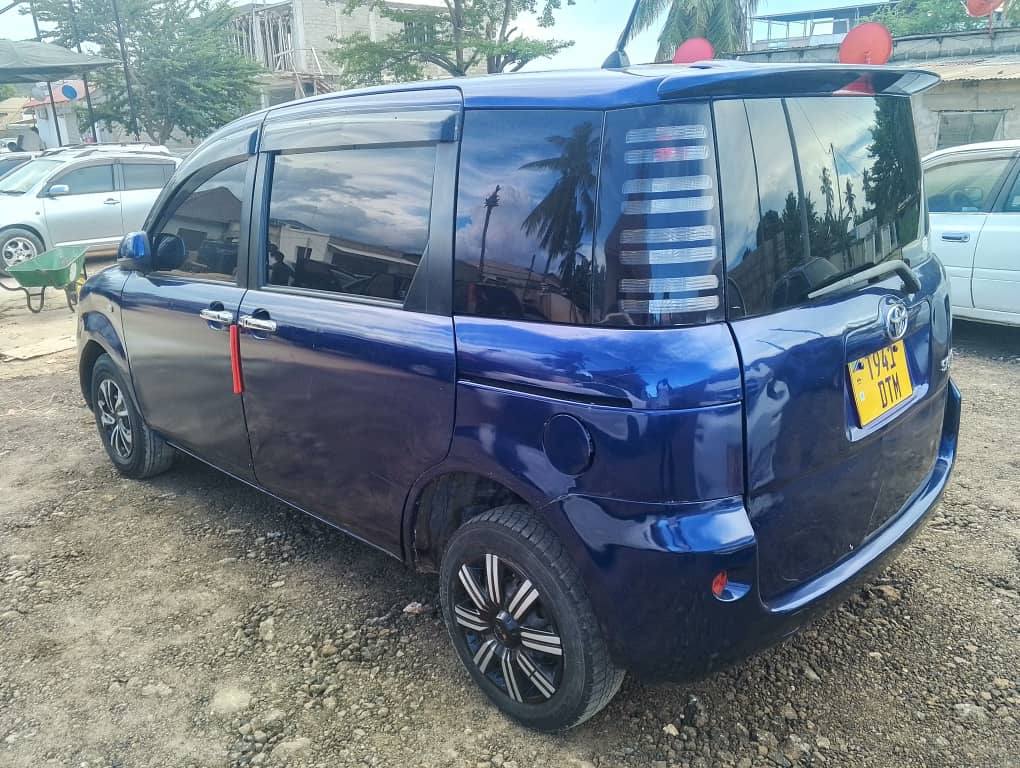 A picture of TOYOTA SIENTA