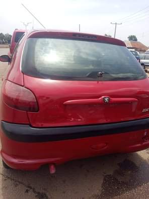 A picture of FOR SALE SHARP PEUGEOT 206 NOTE AC AND LEGS NEEDS