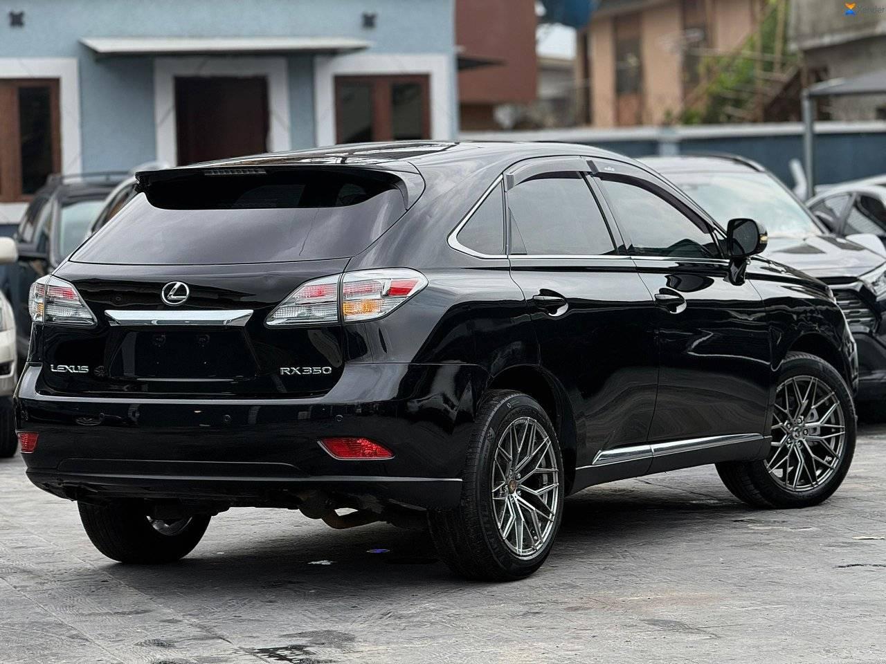 A picture of Car